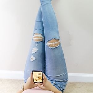 Light Washed Ripped Jeans